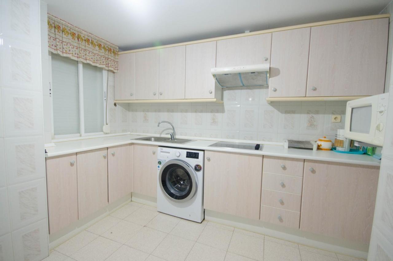 Aparment Neptuno- Located On The Promenade A Few Metres From The Beach. เอสเตโปนา ภายนอก รูปภาพ