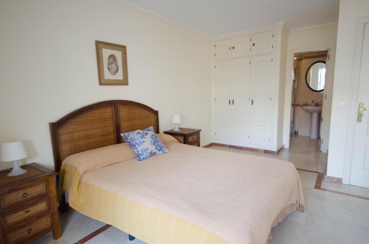 Aparment Neptuno- Located On The Promenade A Few Metres From The Beach. เอสเตโปนา ภายนอก รูปภาพ