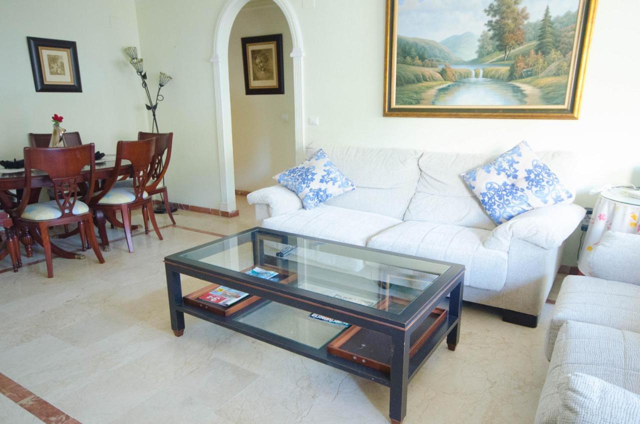 Aparment Neptuno- Located On The Promenade A Few Metres From The Beach. เอสเตโปนา ภายนอก รูปภาพ